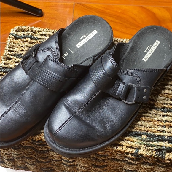 Clarks Black Leather Flats - Picture 2 of 7